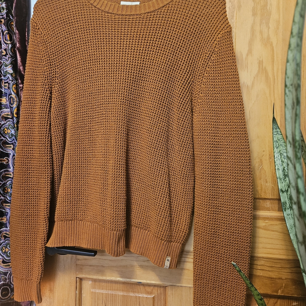 tentree Waffle Crewneck Sweater in Rust Brown